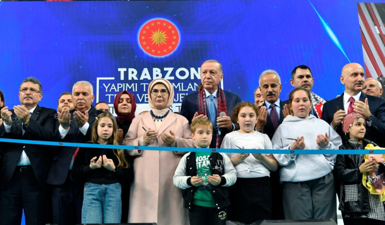 Cumhurbaşkanı Erdoğan’dan Özel’e sert tepki: ‘Hiç mi hicap duymuyorsun?’