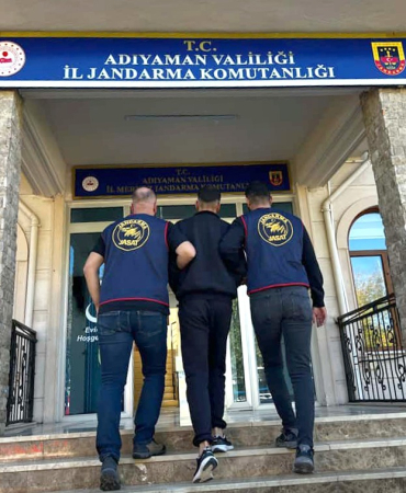 Fuhuşa teşvik suçundan 12 yıl hapis cezası bulunan şüpheli tutuklandı