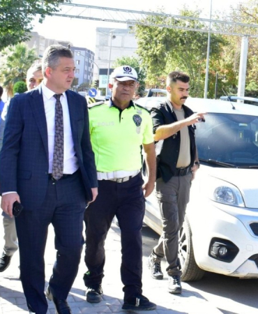 İl Emniyet Müdürü Arzum Nazman, trafik güvenliği için sahada